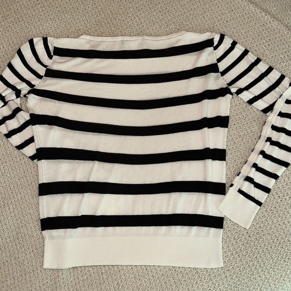 Calvin Klein Sweater - Picture 2 of 9